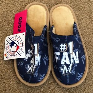 Youth Milwaukee Brewers slippers